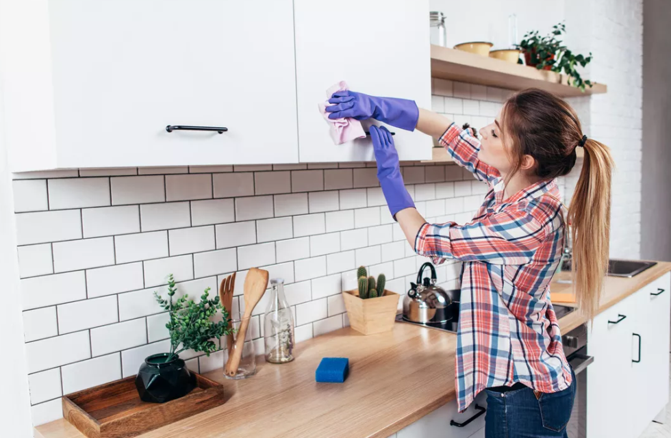 5 Easy Spring-Cleaning Tips for a Sparkling Home