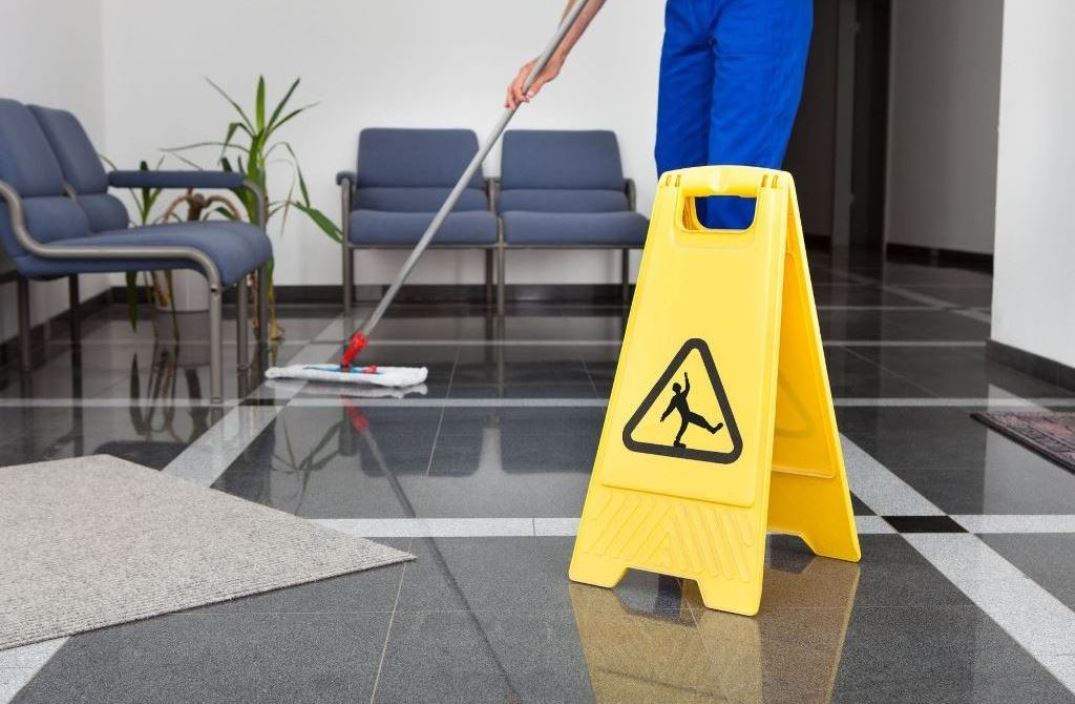 Reasons to hire a professional office cleaning service